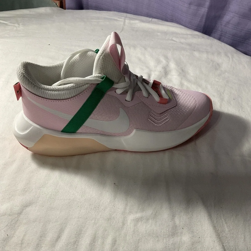 Nike Air Zoom Crossover‎ GS Pink Foam / Summit White - Youth Boy Size 5.5
